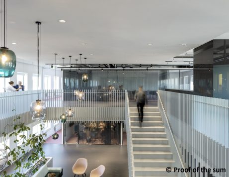 PRW ingenieurs heeft voor het project herinrichting stadskantoor Alkmaar in opdracht van Proof Of The sum, de bouwkundige toetsing gedaan voor de omgevingsvergunning en de tekeningen voor de gebruiksmelding verzorgd. Inmiddels zijn de vernieuwde verdiepingen ook in gebruik genomen.
